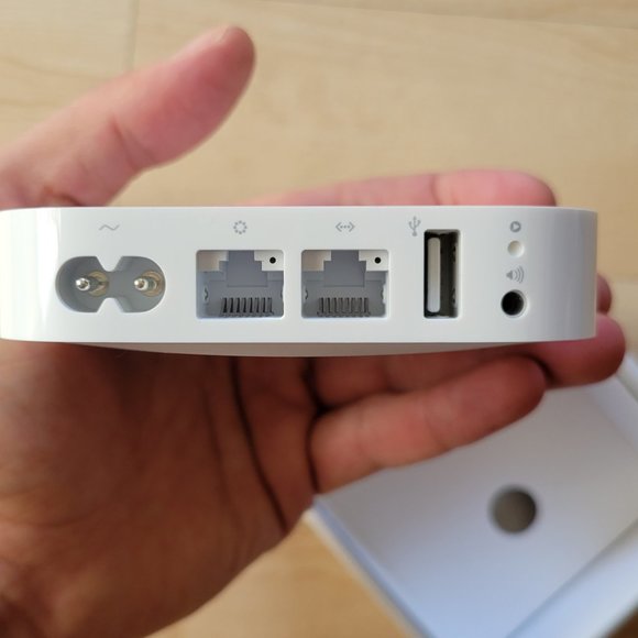 AirPort Express 802.11n - Picture 4 of 6